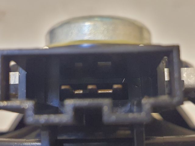 bontott VW GOLF V Bal első Hangszóró