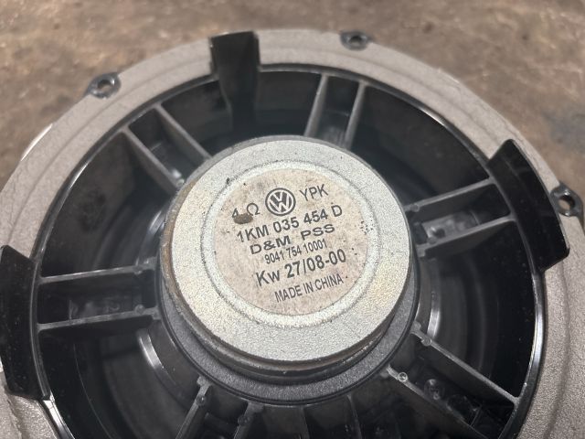 bontott VW GOLF V Bal első Hangszóró