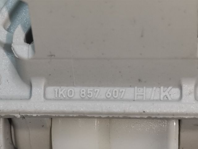 bontott VW GOLF V Bal első Kapaszkodó (Felső)