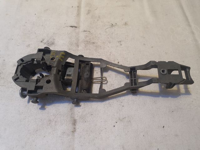 bontott VW GOLF V Bal első Külső Kilincsfészek