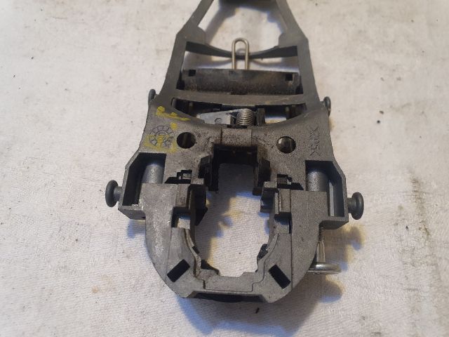 bontott VW GOLF V Bal első Külső Kilincsfészek