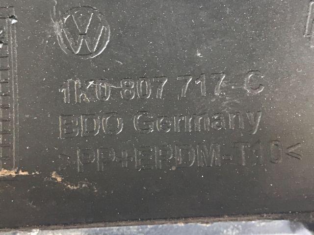 bontott VW GOLF V Bal első Lökhárító Díszléc