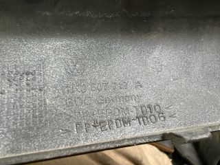 bontott VW GOLF V Bal első Lökhárító Díszléc