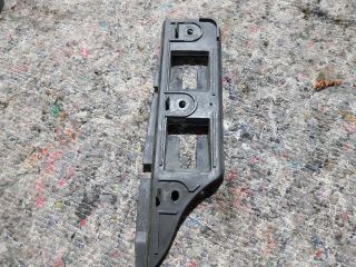 bontott VW GOLF V Bal első Lökhárító Tartó (Műanyag)