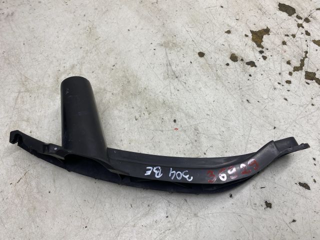 bontott VW GOLF V Bal első Lökhárító Tartó (Műanyag)