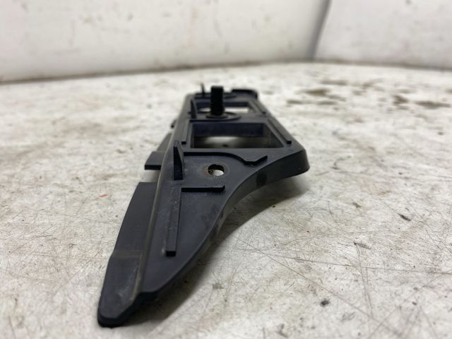 bontott VW GOLF V Bal első Lökhárító Tartó (Műanyag)