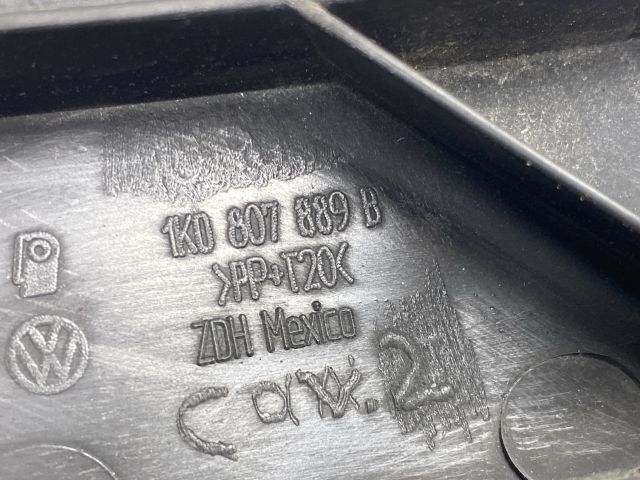 bontott VW GOLF V Bal első Lökhárító Tartó (Műanyag)