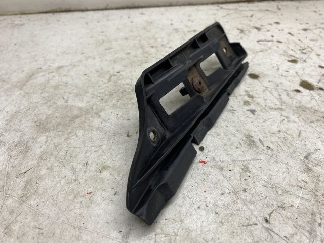 bontott VW GOLF V Bal első Lökhárító Tartó (Műanyag)