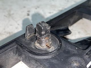 bontott VW GOLF V Bal első Lökhárító Tartó (Műanyag)