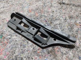 bontott VW GOLF V Bal első Lökhárító Tartó (Műanyag)