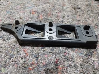 bontott VW GOLF V Bal első Lökhárító Tartó (Műanyag)