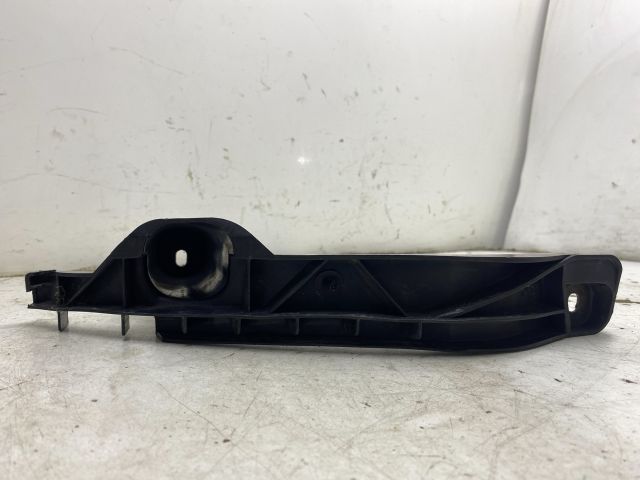 bontott VW GOLF V Bal első Lökhárító Tartó (Műanyag)