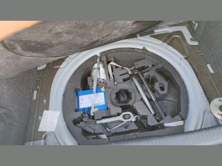 bontott VW GOLF V Bal első Lökhárító Tartó (Műanyag)