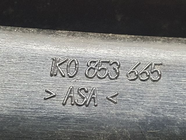 bontott VW GOLF V Bal első Lökhárító Vakborítás