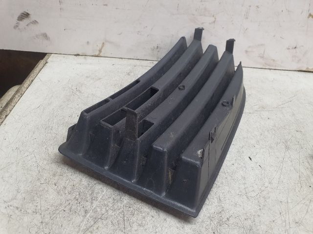 bontott VW GOLF V Bal első Lökhárító Vakborítás