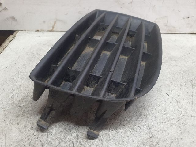 bontott VW GOLF V Bal első Lökhárító Vakborítás