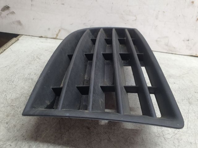 bontott VW GOLF V Bal első Lökhárító Vakborítás