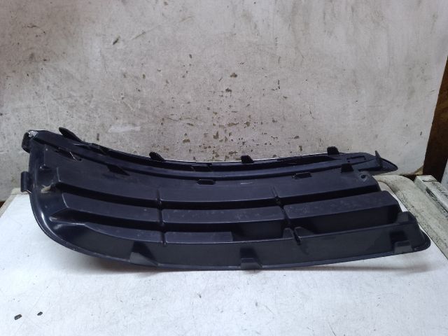 bontott VW GOLF V Bal első Lökhárító Vakborítás