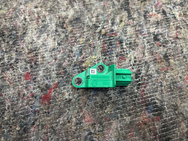 bontott VW GOLF V Bal első Oldal Ütközés Érzékelő