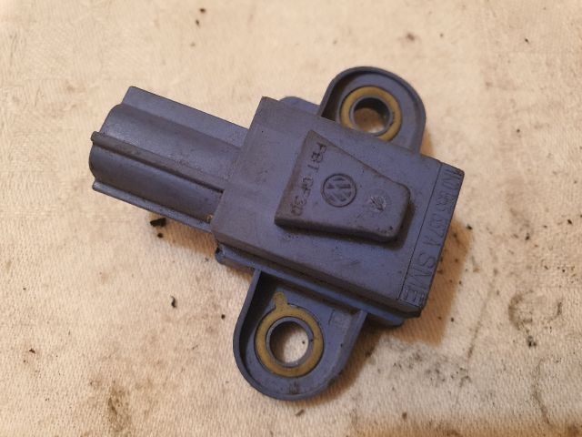 bontott VW GOLF V Bal első Oldal Ütközés Érzékelő