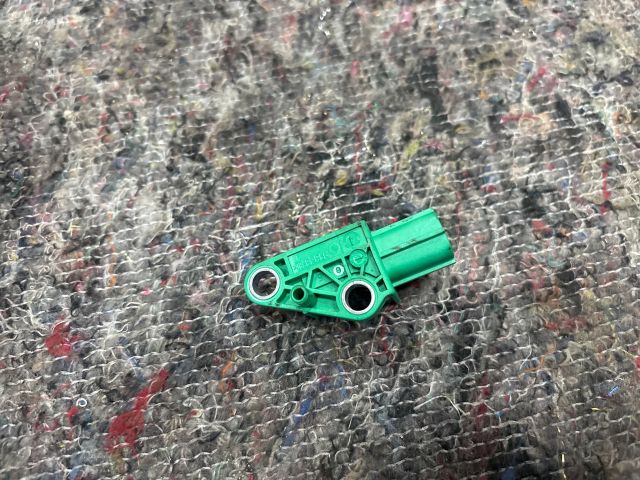 bontott VW GOLF V Bal első Oldal Ütközés Érzékelő