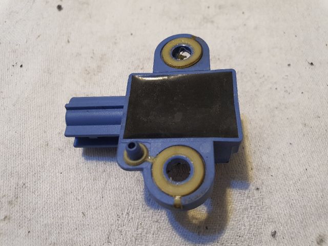 bontott VW GOLF V Bal első Oldal Ütközés Érzékelő