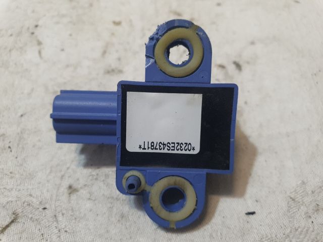 bontott VW GOLF V Bal első Oldal Ütközés Érzékelő