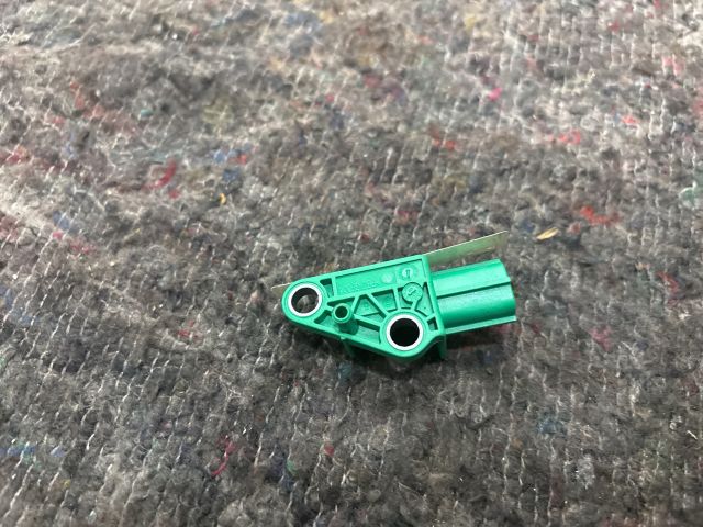 bontott VW GOLF V Bal első Oldal Ütközés Érzékelő