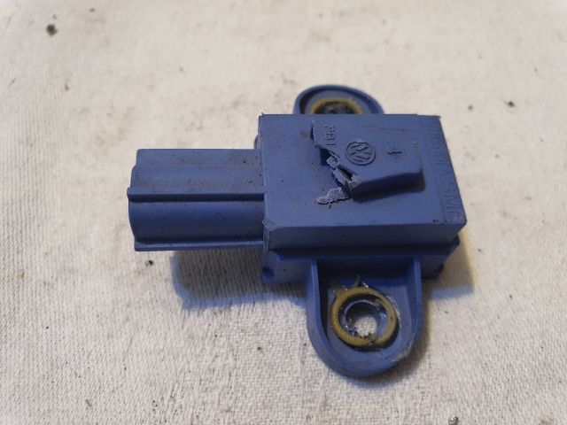 bontott VW GOLF V Bal első Oldal Ütközés Érzékelő