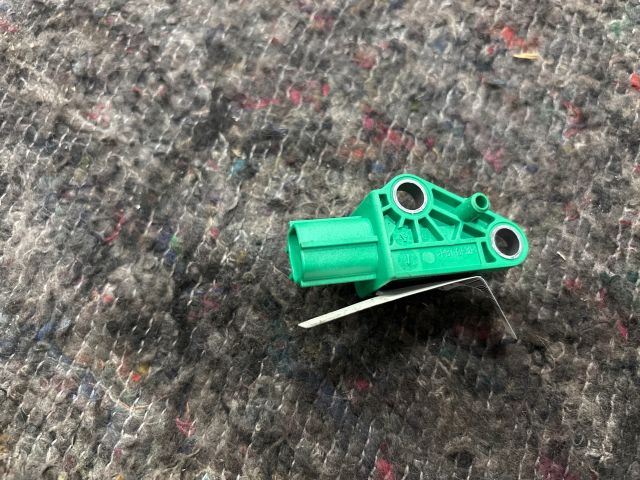 bontott VW GOLF V Bal első Oldal Ütközés Érzékelő