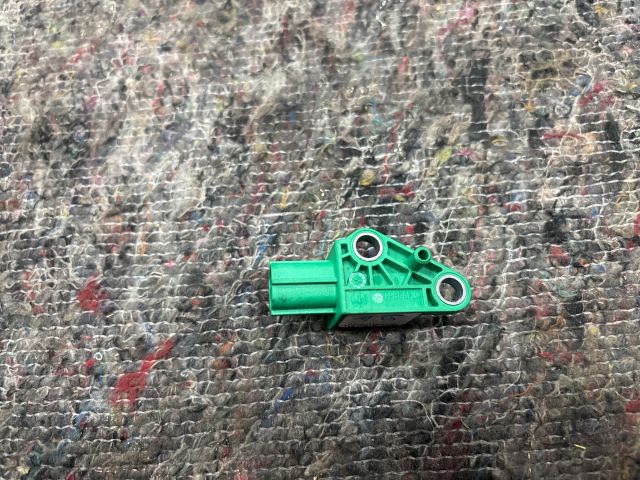 bontott VW GOLF V Bal első Oldal Ütközés Érzékelő