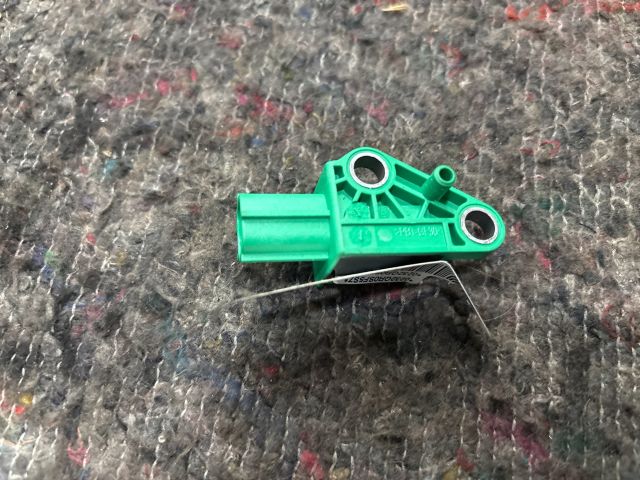 bontott VW GOLF V Bal első Oldal Ütközés Érzékelő