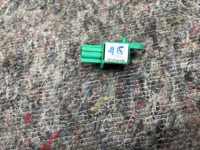 bontott VW GOLF V Bal első Oldal Ütközés Érzékelő