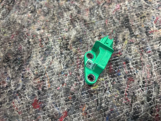 bontott VW GOLF V Bal első Oldal Ütközés Érzékelő