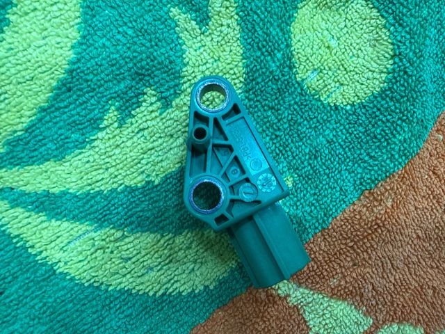 bontott VW GOLF V Bal első Oldal Ütközés Érzékelő