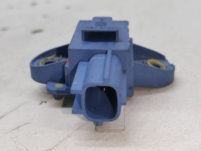 bontott VW GOLF V Bal első Oldal Ütközés Érzékelő