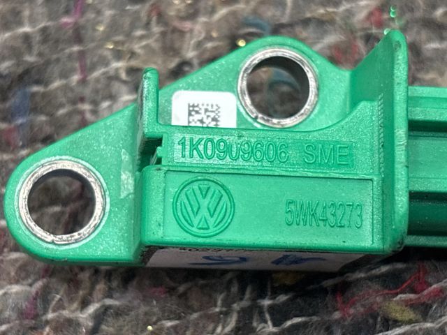 bontott VW GOLF V Bal első Oldal Ütközés Érzékelő