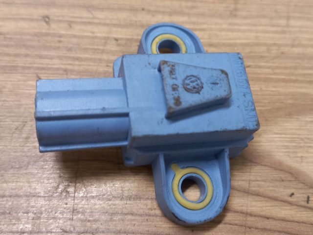 bontott VW GOLF V Bal első Oldal Ütközés Érzékelő