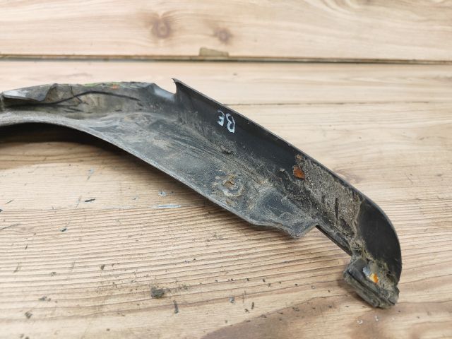 bontott VW GOLF V Bal első Sárvédő Gumi