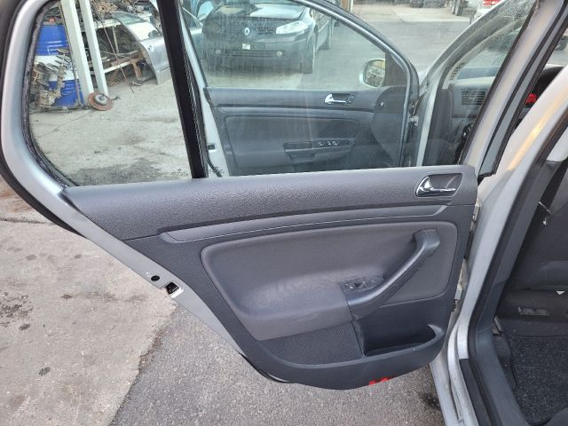 bontott VW GOLF V Bal első Tároló Rekesz Fedél