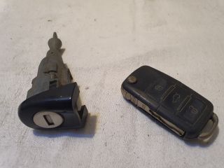 bontott VW GOLF V Bal első Zárbetét