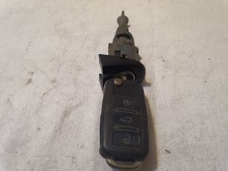 bontott VW GOLF V Bal első Zárbetét