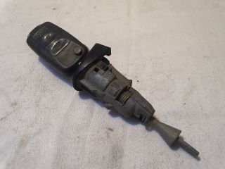 bontott VW GOLF V Bal első Zárbetét