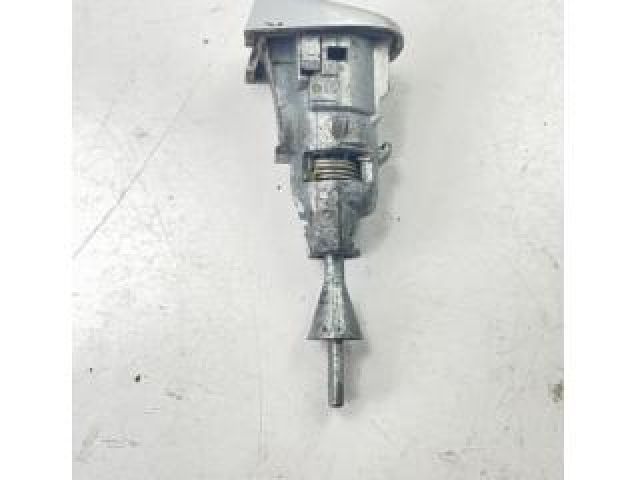 bontott VW GOLF V Bal első Zárbetét