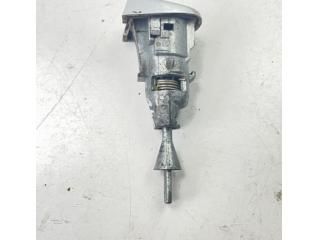 bontott VW GOLF V Bal első Zárbetét