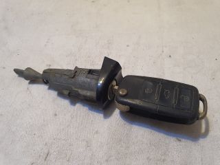 bontott VW GOLF V Bal első Zárbetét