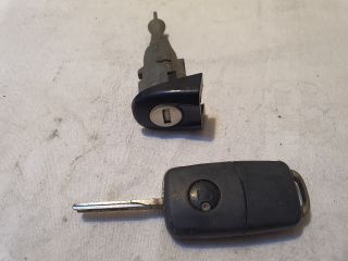 bontott VW GOLF V Bal első Zárbetét