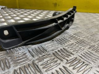 bontott VW GOLF V Bal Fényszóró Tartó