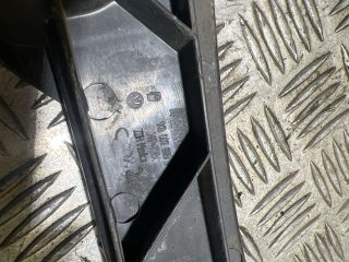 bontott VW GOLF V Bal Fényszóró Tartó