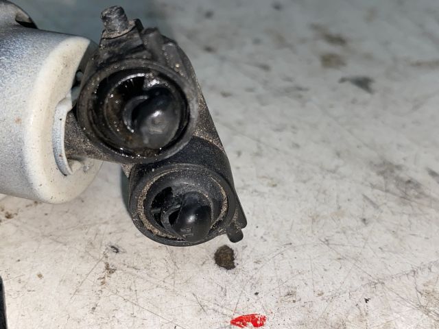 bontott VW GOLF V Bal Fényszórómosó Fúvóka